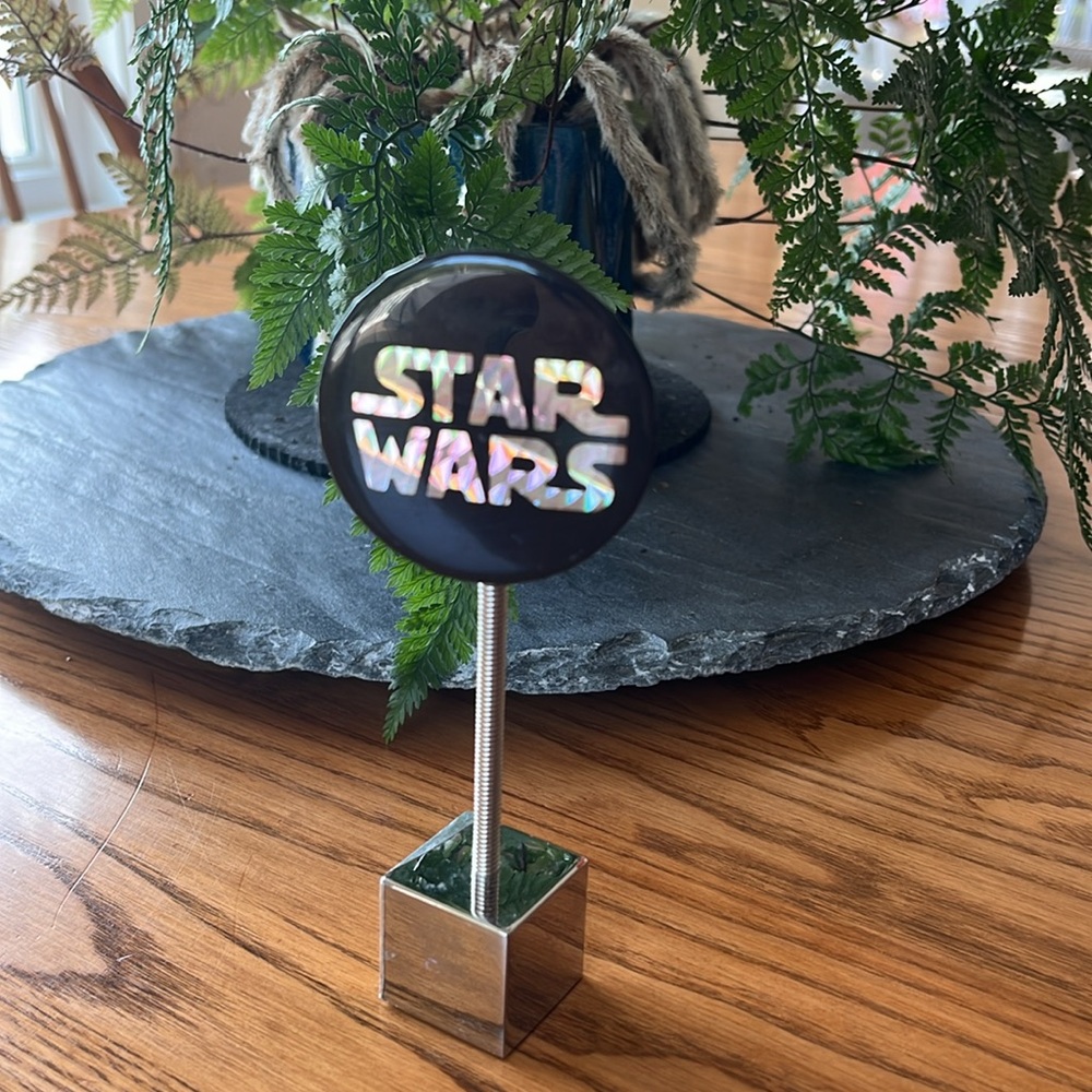 Vintage 1977 STAR WARS Prismatic Pin Star Wars Logo Button Preowned HTF - Picture 3 of 16
